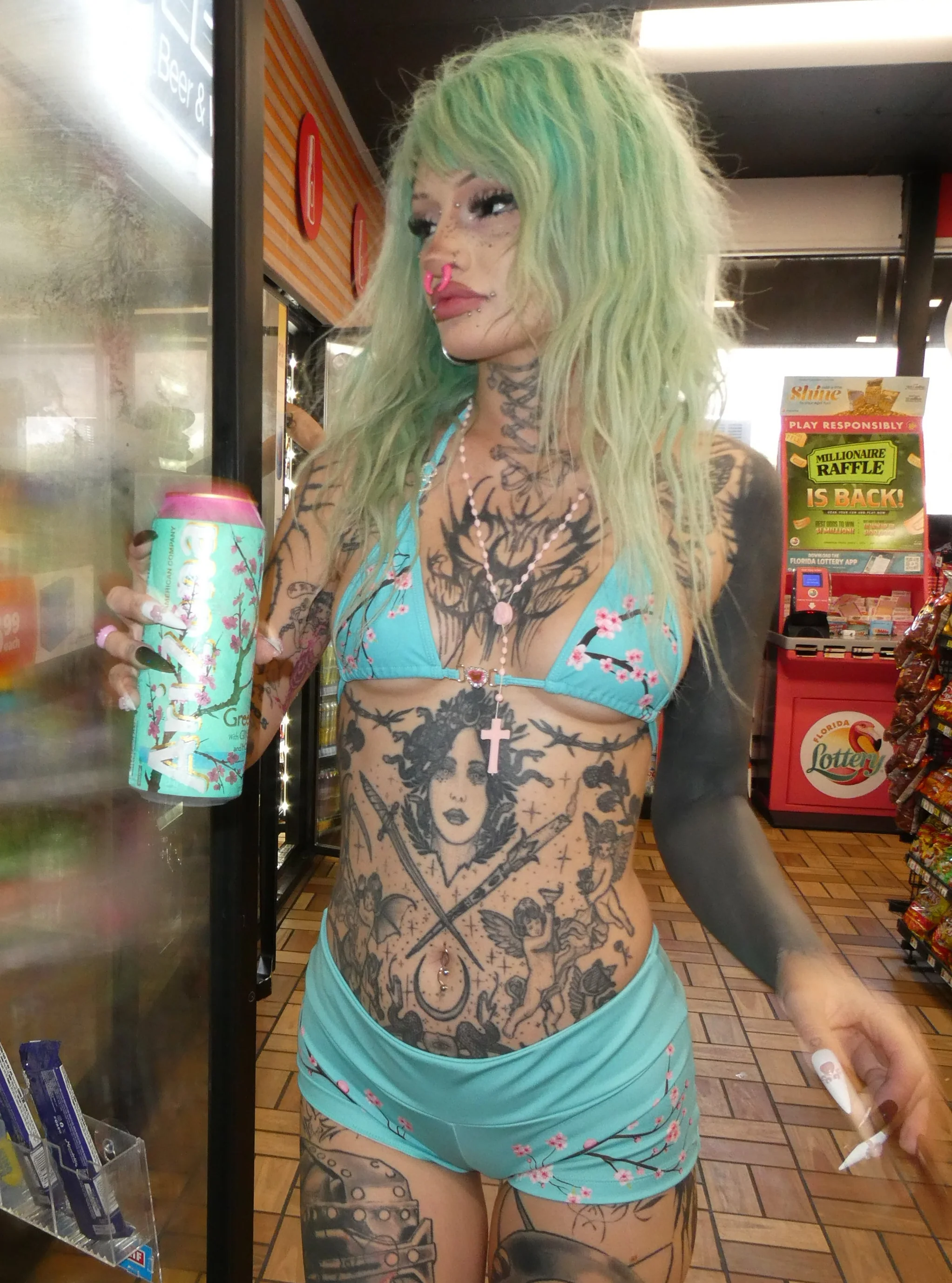 Arizona tea cherry blossom shorts set - Image 2