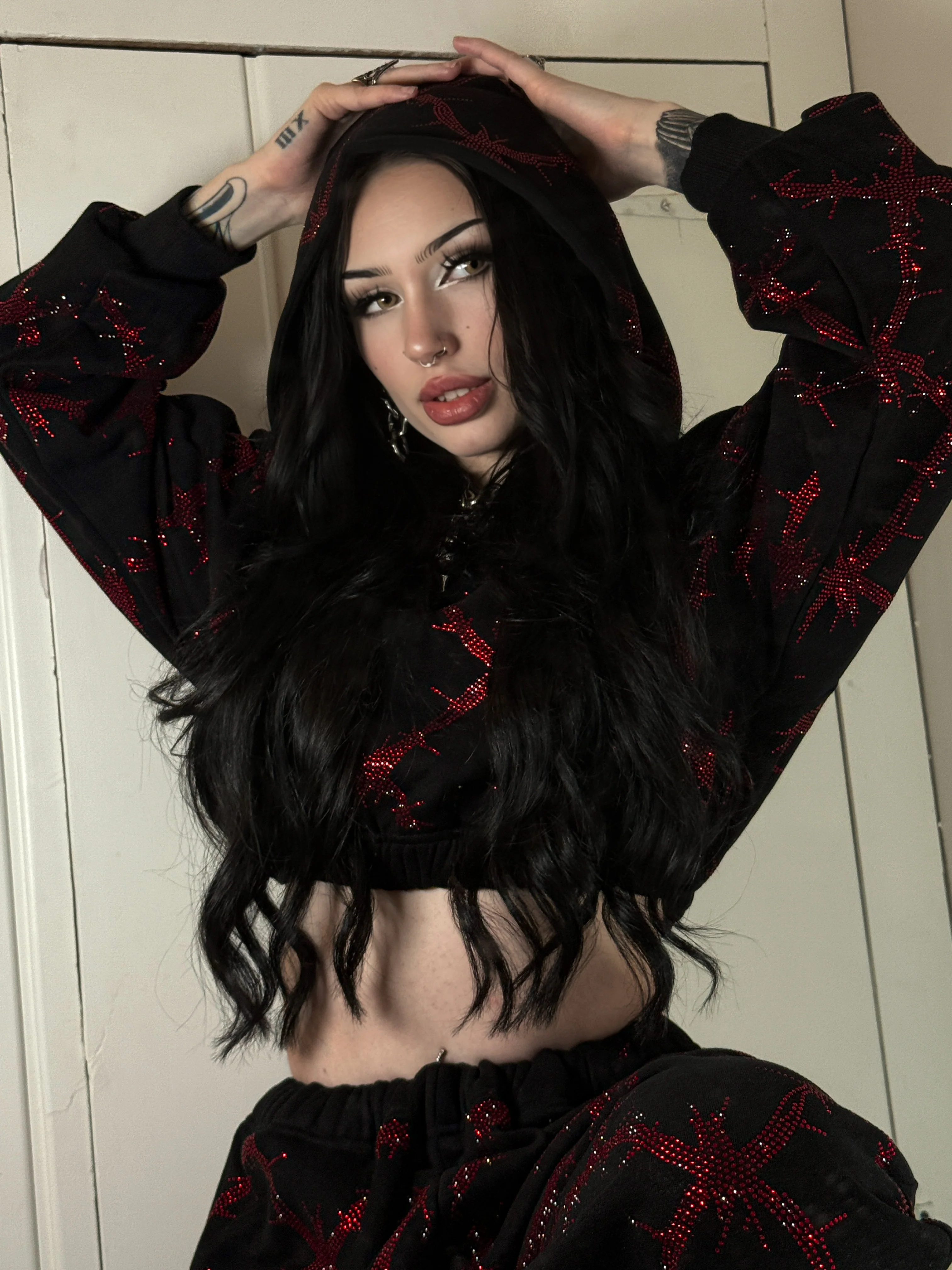 Barbed wire fence rhinestone crop hoodie - Image 13