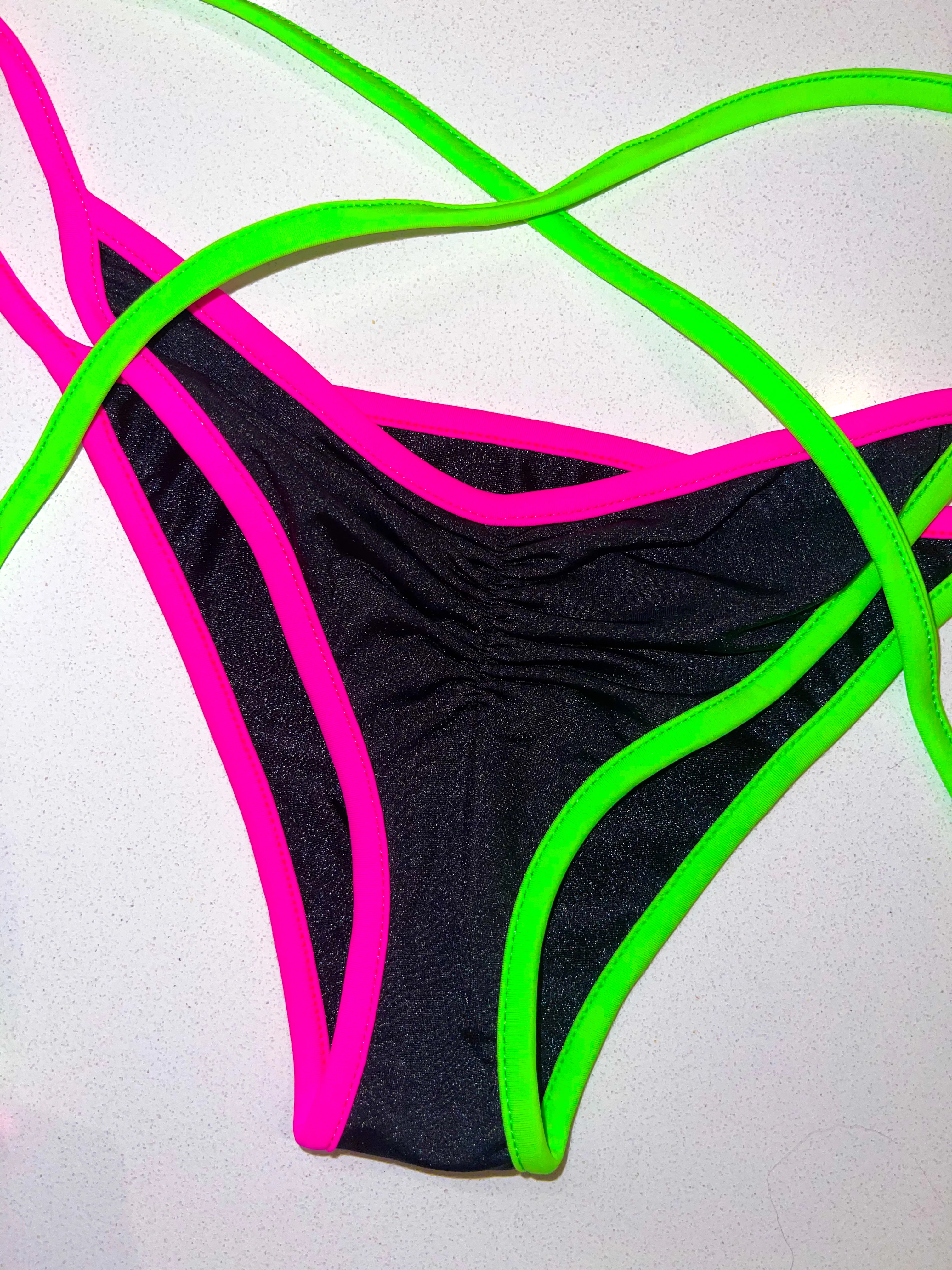 Split color neon bikini - Image 6
