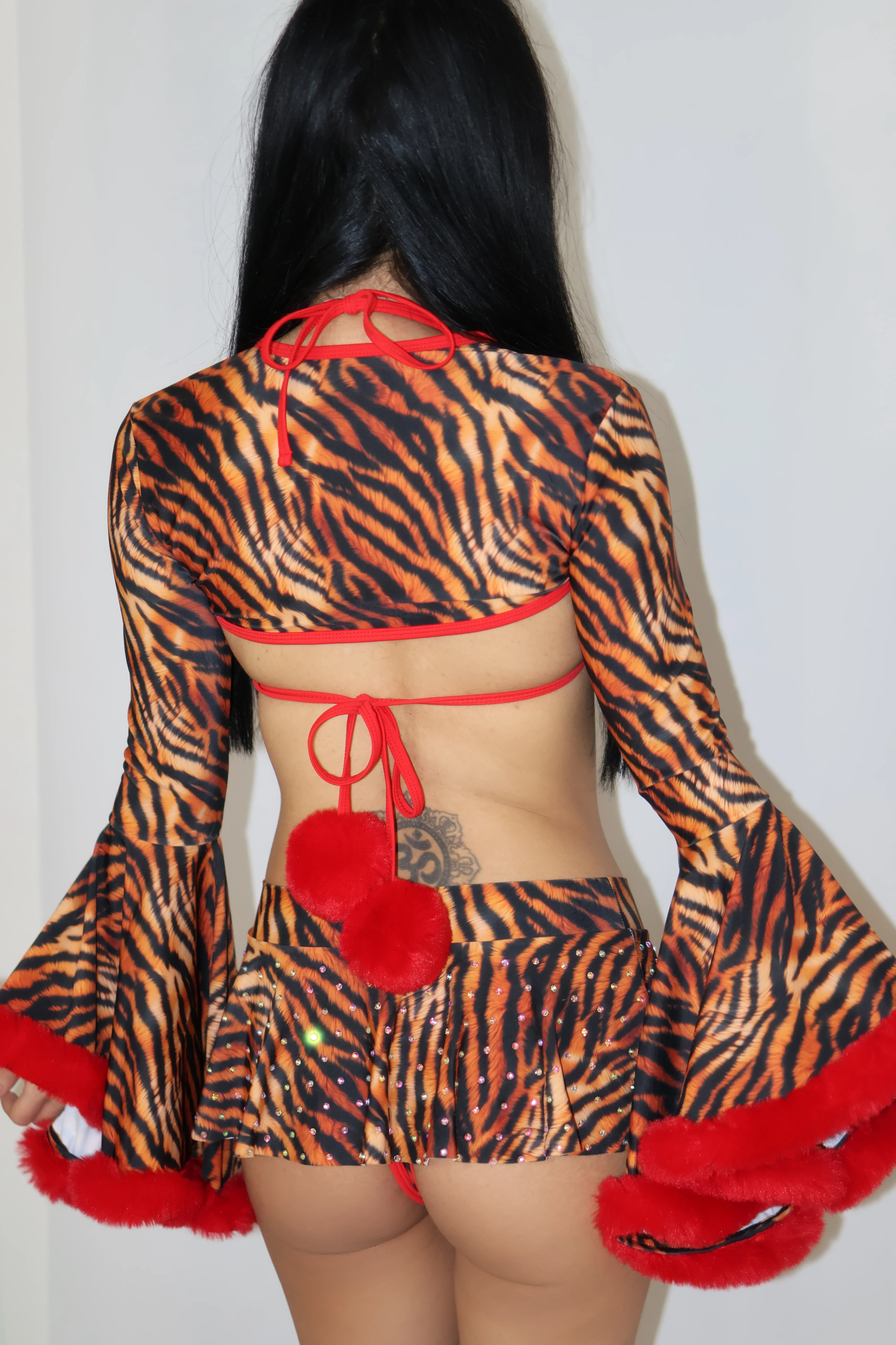 Tiger red fur bellsleeves rhinestone skirt set - Image 2